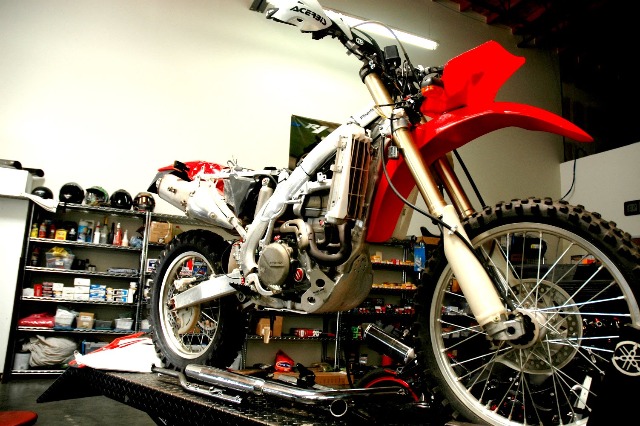 Revisão Moto Honda Yamaha Suzuki Daelin Dafra  óleo de suspensão incluso